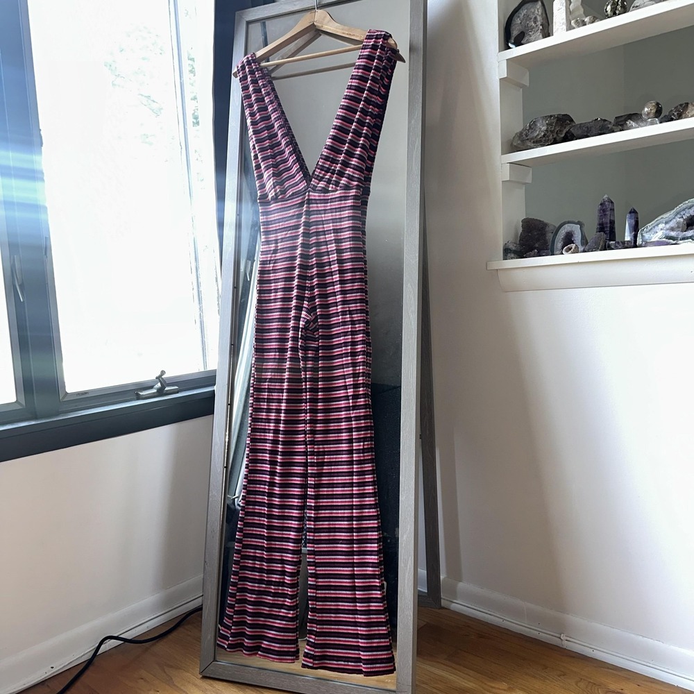 Reformation‎ Jumpsuit S Burgundy Striped Ribbed Deep V Neck Flare Sleeveless USA - Picture 4 of 10